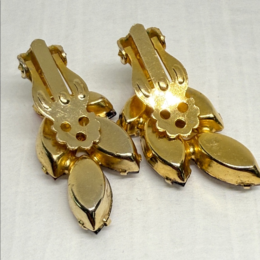 Vintage root bear & apple cider Gold tone Brown Leaf clip on Earrings - Picture 5 of 11
